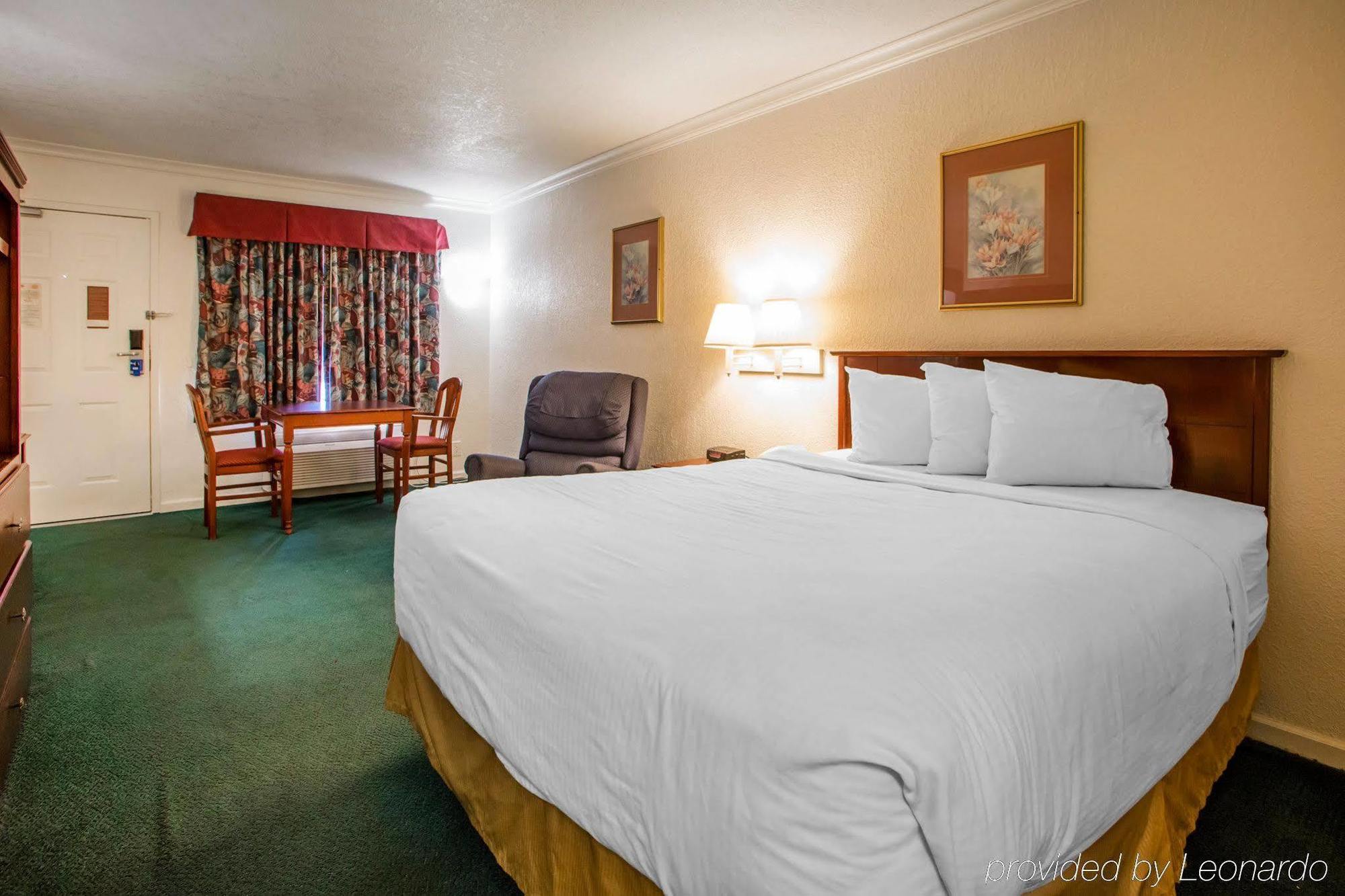 Hometowne Studios By Red Roof Egg Harbor-Atlantic City Airport เอ้กฮาร์เบอร์ ทาวน์ชิป ภายนอก รูปภาพ